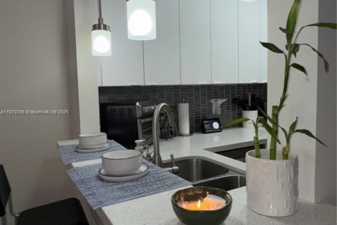 Condo in Coral Springs, Florida, 2 bedrooms  № 1758844 - photo 14