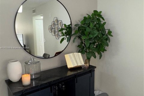 Condo in Coral Springs, Florida, 2 bedrooms  № 1758844 - photo 11