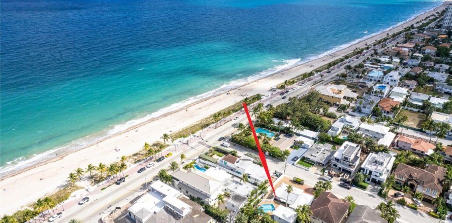 Villa ou maison à Fort Lauderdale, Floride 5 chambres, 262.45 m2 № 1155425