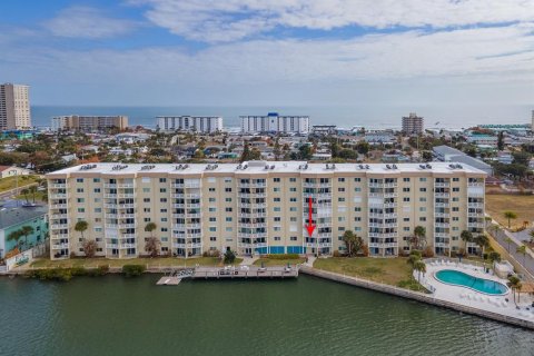 Купить кондоминиум в Порт-Оранж, Флорида 5 комнат, 114.18м2, № 2148136 - фото 4