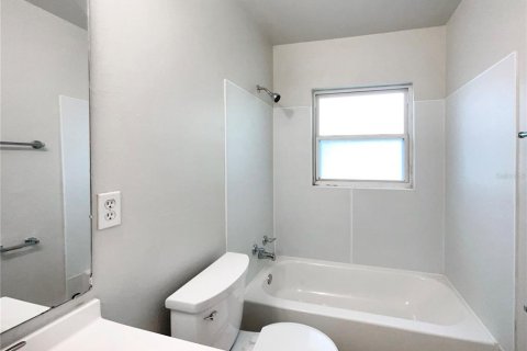 House in Plant City, Florida 4 bedrooms, 111.39 sq.m. № 1901558 - photo 7