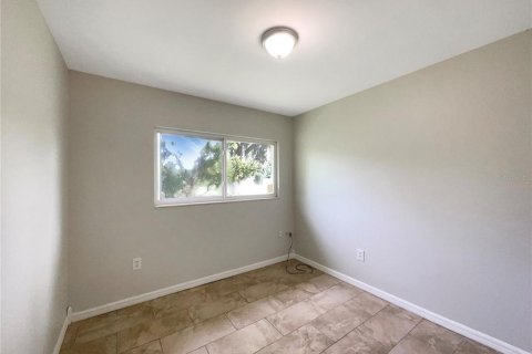House in Plant City, Florida 4 bedrooms, 111.39 sq.m. № 1901558 - photo 18