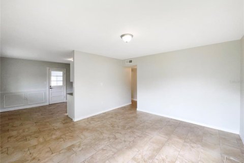 House in Plant City, Florida 4 bedrooms, 111.39 sq.m. № 1901558 - photo 11