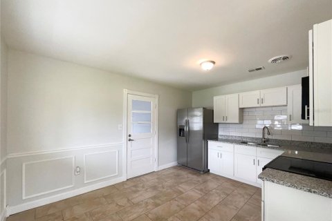 House in Plant City, Florida 4 bedrooms, 111.39 sq.m. № 1901558 - photo 13
