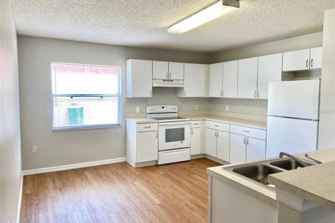Apartamento en alquiler en Kissimmee, Florida, 2 dormitorios, 97.92 m2 № 1909427 - foto 3