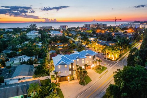 Villa ou maison à vendre à Sarasota, Floride: 5 chambres, 275.55 m2 № 2106360 - photo 2