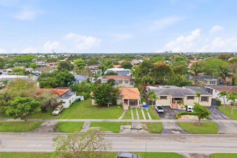 Дом в Майами, Флорида 3 спальни, 125.05м2 № 2044809