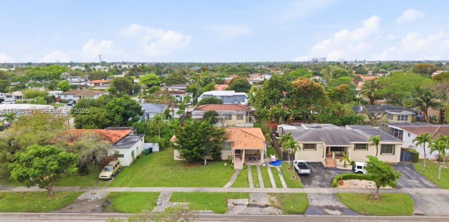 Дом в Майами, Флорида 3 спальни, 125.05м2 № 2044809