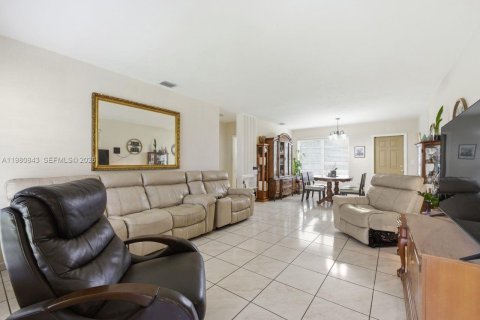 Купить виллу или дом в Майами, Флорида 3 спальни, 125.05м2, № 2044809 - фото 12