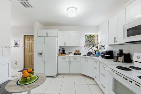 Купить виллу или дом в Майами, Флорида 3 спальни, 125.05м2, № 2044809 - фото 21