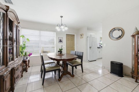 Купить виллу или дом в Майами, Флорида 3 спальни, 125.05м2, № 2044809 - фото 15