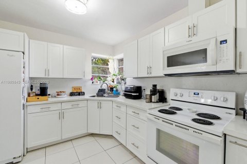 Купить виллу или дом в Майами, Флорида 3 спальни, 125.05м2, № 2044809 - фото 20