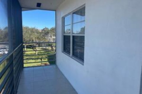 Copropriété à louer à Boca Raton, Floride: 2 chambres, 77.57 m2 № 1216286 - photo 1