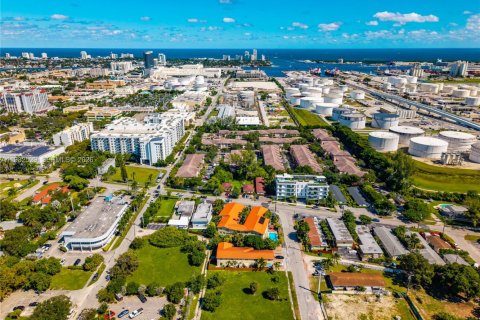 Copropriété à louer à Fort Lauderdale, Floride: 1 chambre, 1909.33 m2 № 2049275 - photo 22