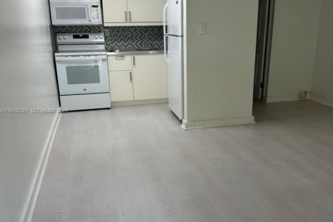 Copropriété à louer à Fort Lauderdale, Floride: 1 chambre, 1909.33 m2 № 2049275 - photo 9
