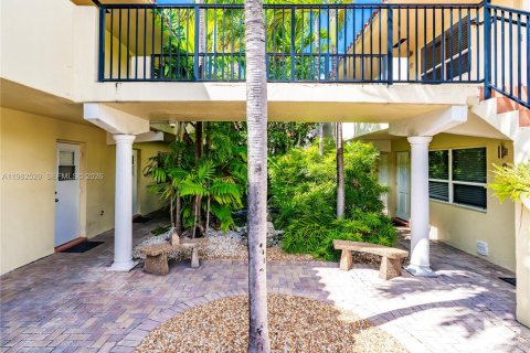 Copropriété à louer à Fort Lauderdale, Floride: 1 chambre, 1909.33 m2 № 2049275 - photo 3