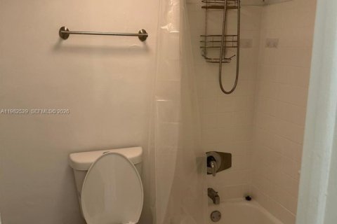 Copropriété à louer à Fort Lauderdale, Floride: 1 chambre, 1909.33 m2 № 2049275 - photo 8