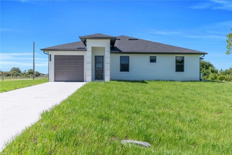 Propiedad comercial en venta en Lehigh Acres, Florida № 1929428 - foto 4