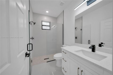 Propiedad comercial en venta en Lehigh Acres, Florida № 1929428 - foto 24