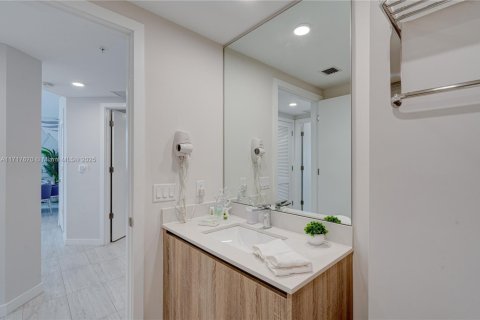 Condo in Miami, Florida, 2 bedrooms  № 1729223 - photo 22