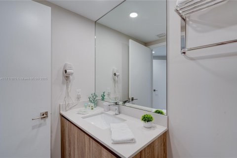 Condo in Miami, Florida, 2 bedrooms  № 1729223 - photo 18