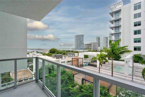 Condo in Miami, Florida, 2 bedrooms  № 1729223 - photo 8