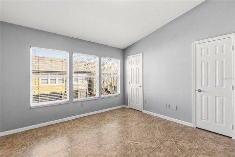 Townhouse in Sanford, Florida 2 bedrooms, 105.72 sq.m. № 2092955 - photo 11