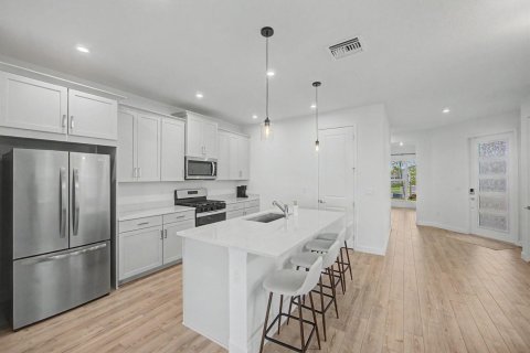 Casa en alquiler en Port St. Lucie, Florida, 2 dormitorios, 160.07 m2 № 2270553 - foto 4