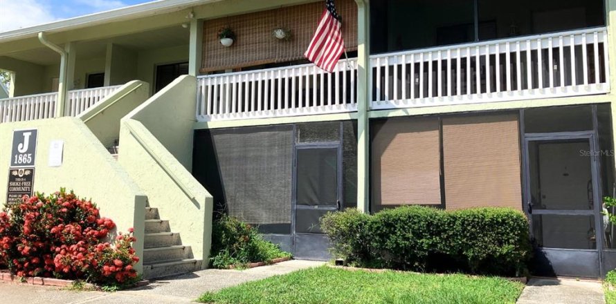Condominio en Lutz, Florida, 1 dormitorio  № 1801942