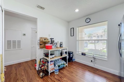 Condo in Orlando, Florida, 3 bedrooms  № 2377847 - photo 11