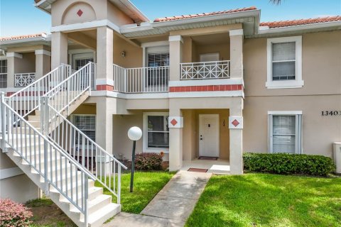 Condo in Orlando, Florida, 3 bedrooms  № 2377847 - photo 2