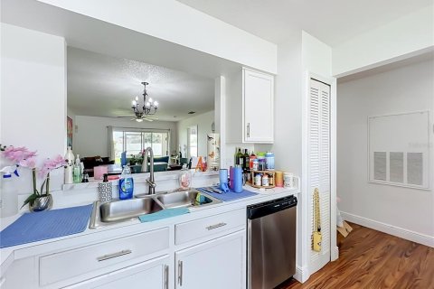 Condo in Orlando, Florida, 3 bedrooms  № 2377847 - photo 8