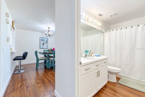 Condo in Orlando, Florida, 3 bedrooms  № 2377847 - photo 24