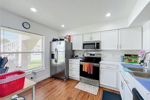 Condo in Orlando, Florida, 3 bedrooms  № 2377847 - photo 5