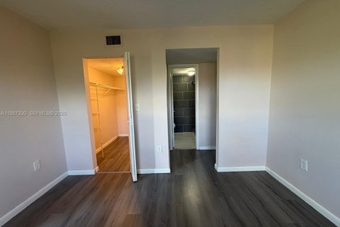 Condominio en alquiler en Sunrise, Florida, 2 dormitorios, 91.6 m2 № 2011269 - foto 6