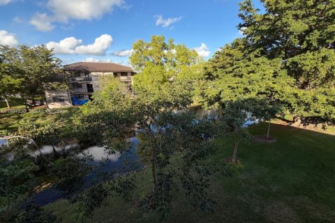 Condominio en alquiler en Sunrise, Florida, 2 dormitorios, 91.6 m2 № 2011269 - foto 28