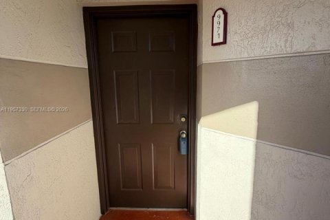 Condominio en alquiler en Sunrise, Florida, 2 dormitorios, 91.6 m2 № 2011269 - foto 2