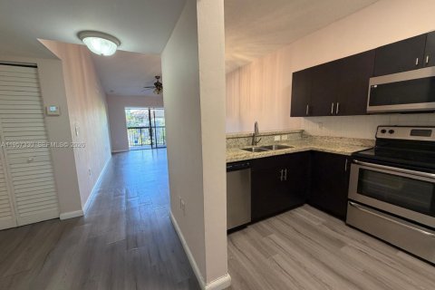 Condominio en alquiler en Sunrise, Florida, 2 dormitorios, 91.6 m2 № 2011269 - foto 11