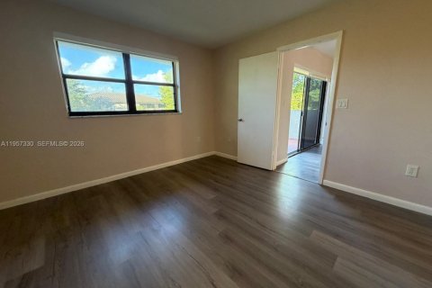 Condominio en alquiler en Sunrise, Florida, 2 dormitorios, 91.6 m2 № 2011269 - foto 20