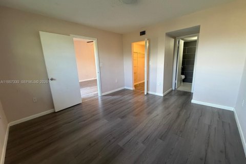 Condominio en alquiler en Sunrise, Florida, 2 dormitorios, 91.6 m2 № 2011269 - foto 18