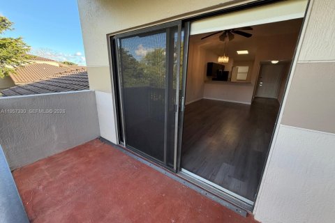 Condominio en alquiler en Sunrise, Florida, 2 dormitorios, 91.6 m2 № 2011269 - foto 25