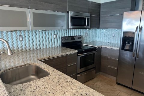 Condominio en alquiler en Hollywood, Florida, 44.78 m2 № 1993287 - foto 17