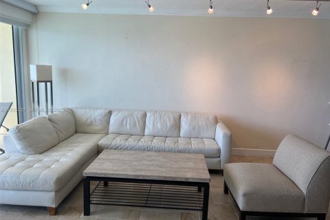 Condominio en alquiler en Hollywood, Florida, 44.78 m2 № 1993287 - foto 12