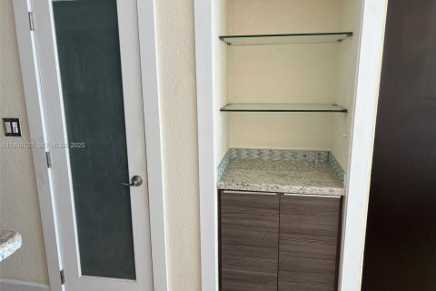 Condominio en alquiler en Hollywood, Florida, 44.78 m2 № 1993287 - foto 10