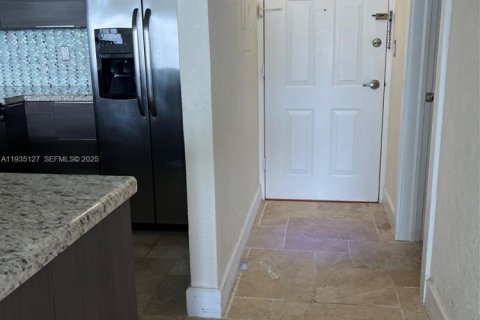 Condominio en alquiler en Hollywood, Florida, 44.78 m2 № 1993287 - foto 3