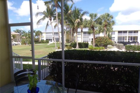 Снять в аренду кондоминиум в Пунта-Горда, Флорида 4 комнаты, 140.93м2, № 2099717 - фото 16