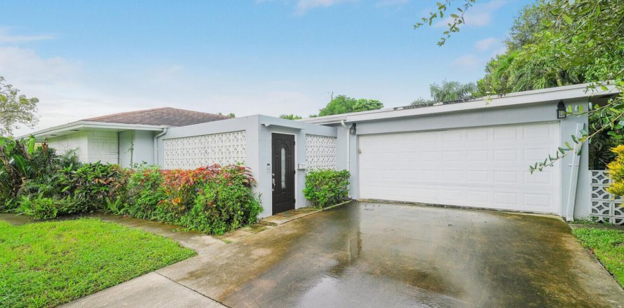 Casa en West Palm Beach, Florida 3 dormitorios, 190.73 m2 № 2412159