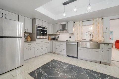 Casa en venta en West Palm Beach, Florida, 3 dormitorios, 190.73 m2 № 2412159 - foto 10
