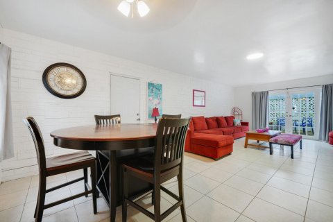 Casa en venta en West Palm Beach, Florida, 3 dormitorios, 190.73 m2 № 2412159 - foto 4