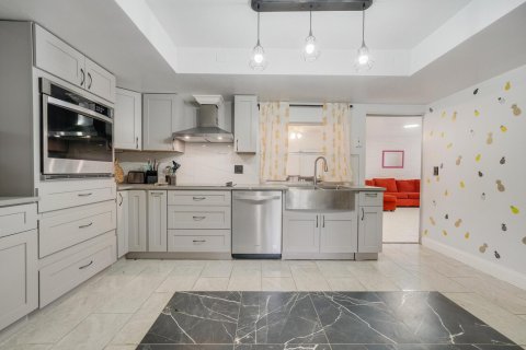 Casa en venta en West Palm Beach, Florida, 3 dormitorios, 190.73 m2 № 2412159 - foto 9